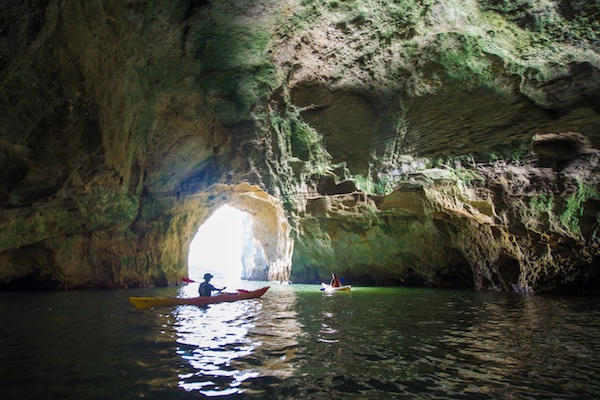 Grotte autour de Milos